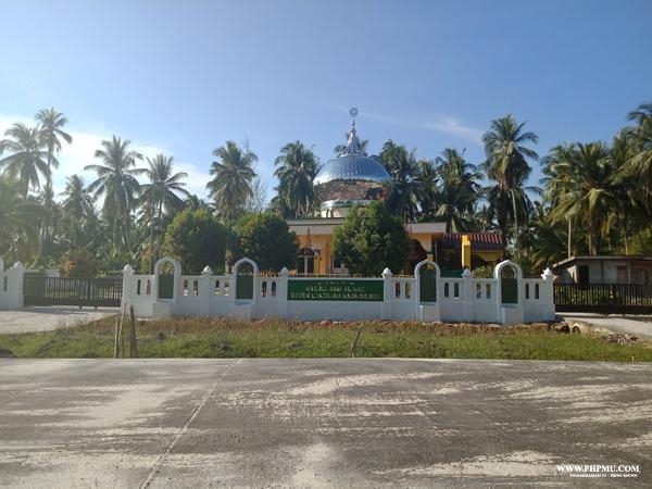 Masjid bersejarah yaitu Masjid Jamiâ€™ Al Haq
